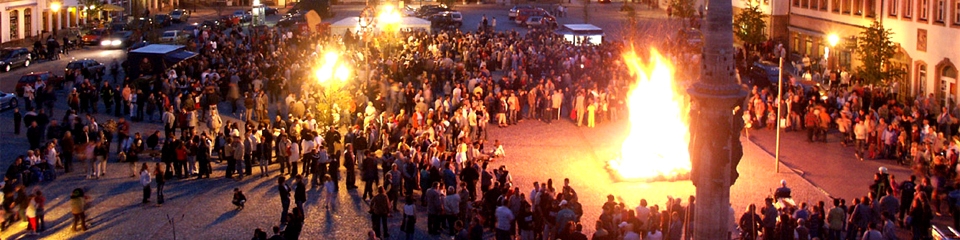 Hexenfeuer auf dem Marktplatz